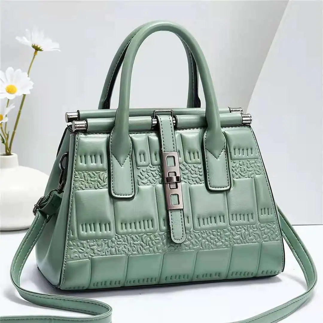 Trendy Handbags and Shoulder Bags for Ladies