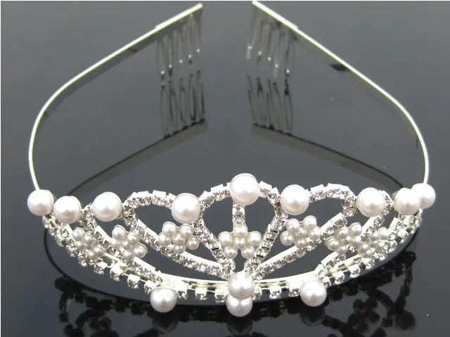 Bridal Jewelry Set with Pearl Necklace and Crown Earrings