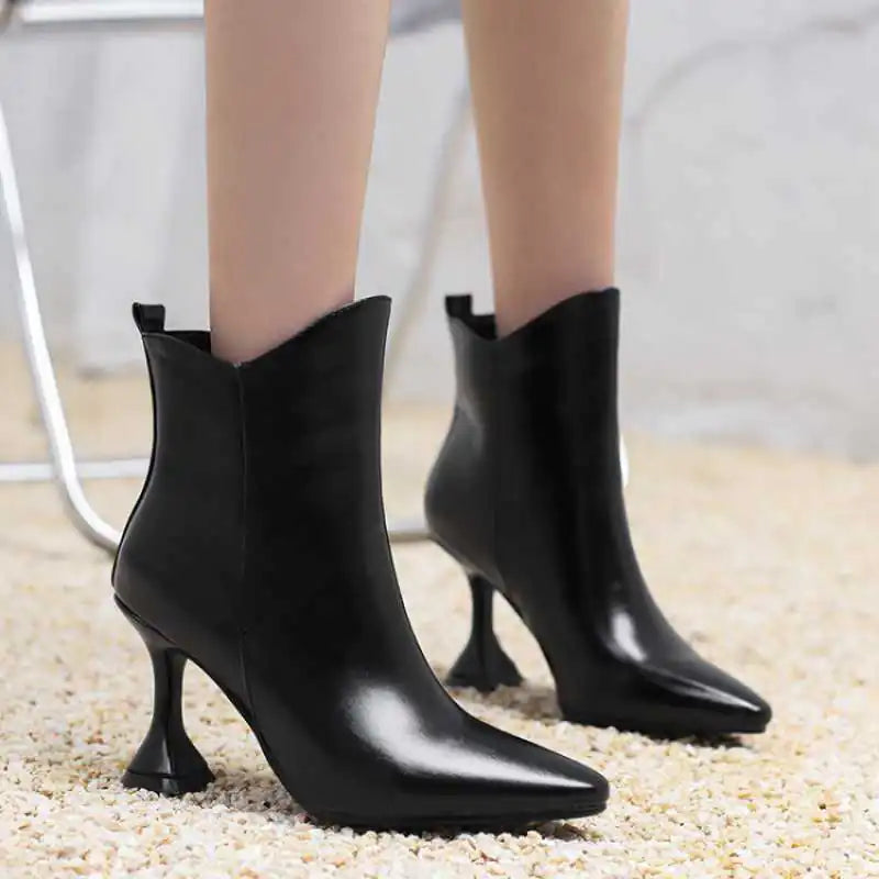 Soft Leather Women's Shoes in New Fashion Style