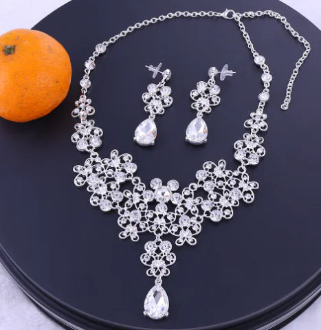 Bridal Jewelry Set with Pearl Necklace and Crown Earrings