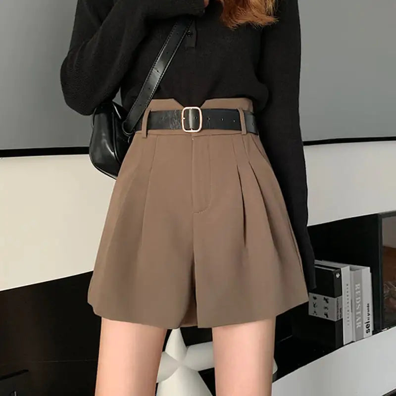High-Waist A-Line Wide-Leg Suit Shorts Design