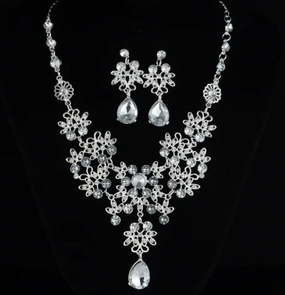 Fashionable Bridal Pearl Jewelry Set with Earrings and Necklace
