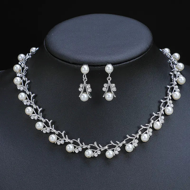 Vintage 3pcs Jewelry Set with Milky Stone Earrings & Necklace
