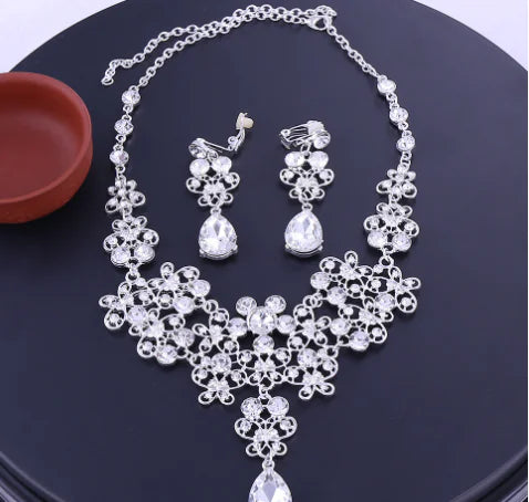 Bridal Jewelry Set with Pearl Necklace and Crown Earrings
